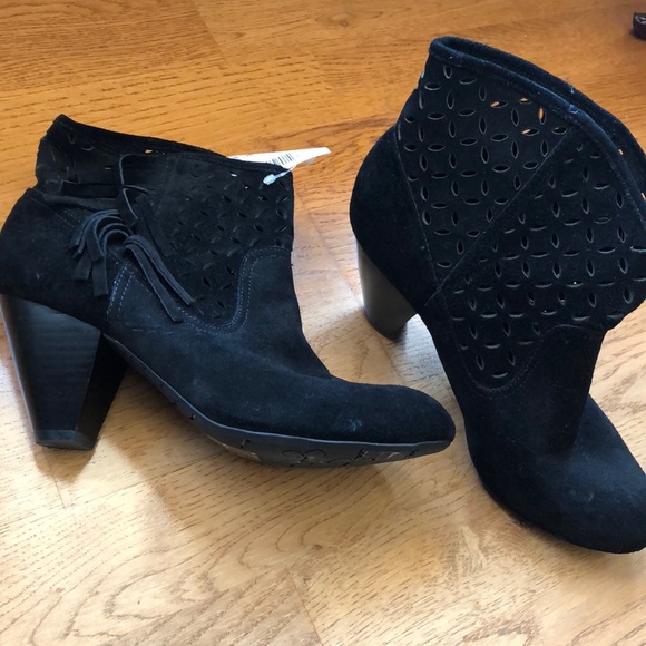 🔥Jessica Simpson Sued cut outs Bootie size 8 - Picture 1 of 7
